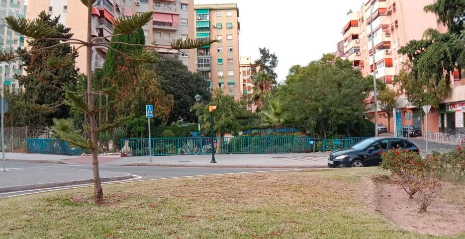 LOCAL COMERCIAL DE GRAN DIMENSIÓN EN AVDA CARLOS HAYA photo 0