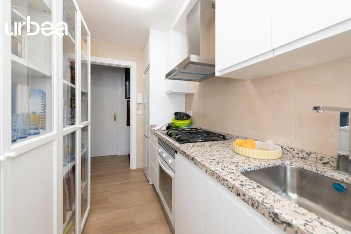 PISO EN HUELIN REFORMADO DE 3 DORMITORIOS Y TERRAZA photo 0