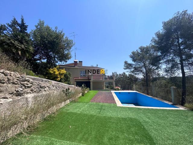 Villa En venta en Olivella photo 0