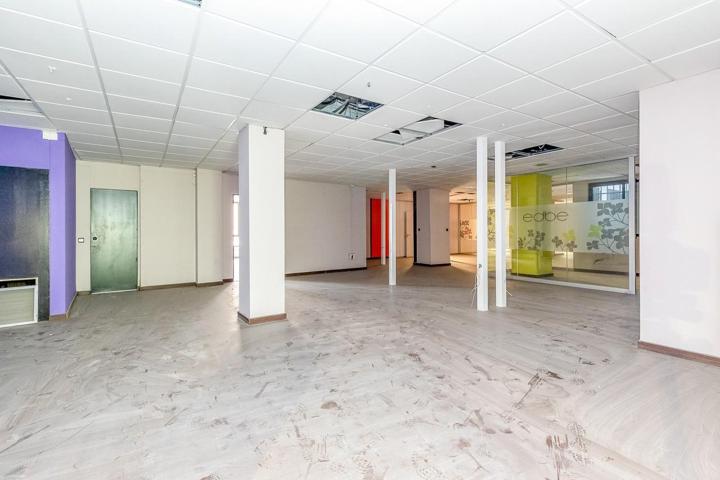 Oficina en venta en València de 753 m2 photo 0