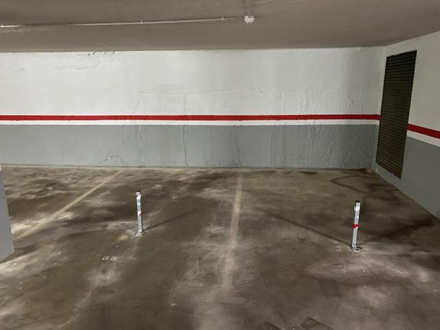 Plaza De Parking en venta en Requena de 25 m2 photo 0