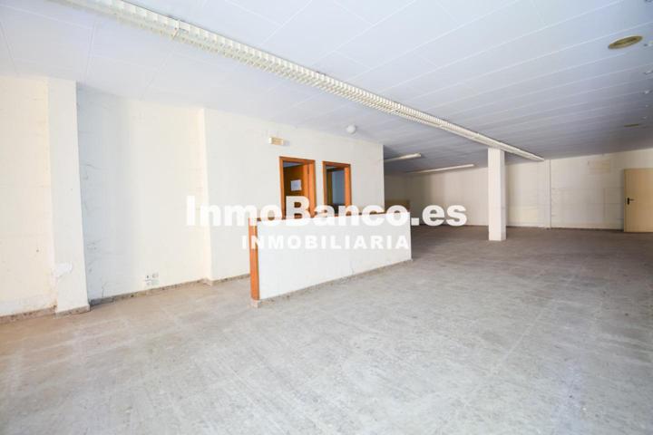 Local en venta en Tavernes Blanques de 2667 m2 photo 0