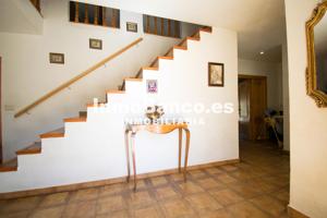 Casa - Chalet en venta en Chiva de 413 m2 photo 0