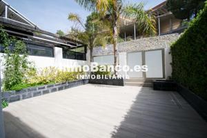 Casa - Chalet en alquiler en Chiva de 250 m2 photo 0
