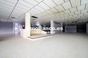 Local en venta en Meliana de 2460 m2 photo 0