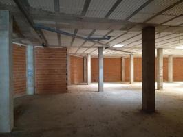 Local en venta en Utiel de 777 m2 photo 0