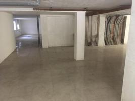 Local en venta en Carlet de 735 m2 photo 0