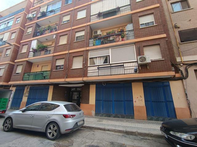 Local en venta en València de 425 m2 photo 0