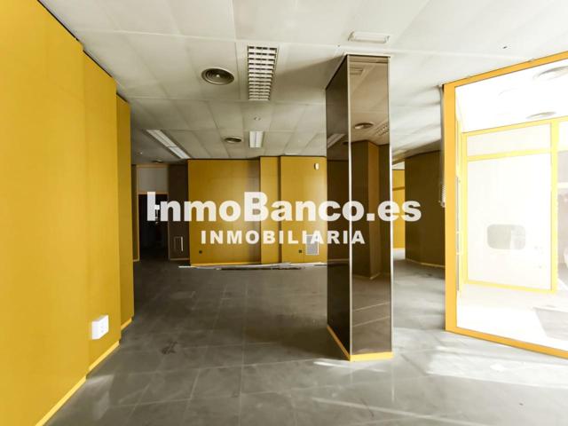Local en venta en València de 144 m2 photo 0