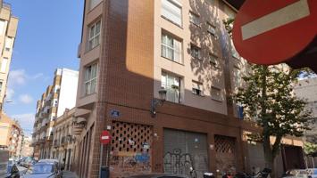 Local en venta en València de 219 m2 photo 0