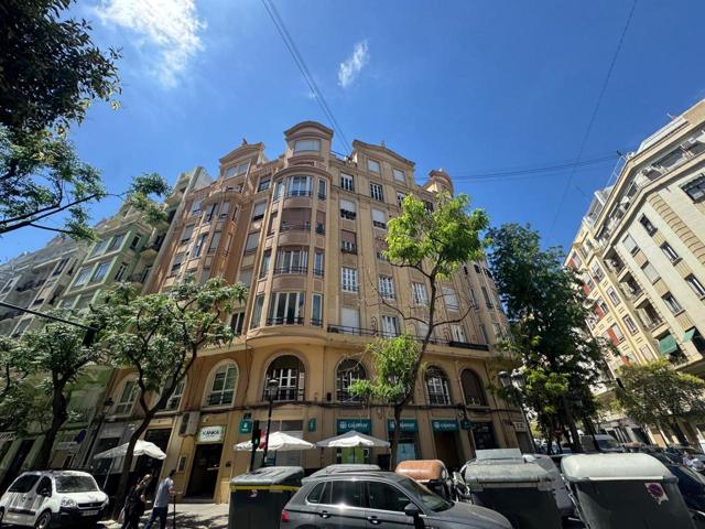Piso en venta en València de 107 m2 photo 0