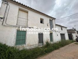 Casa - Chalet en venta en Requena de 420 m2 photo 0