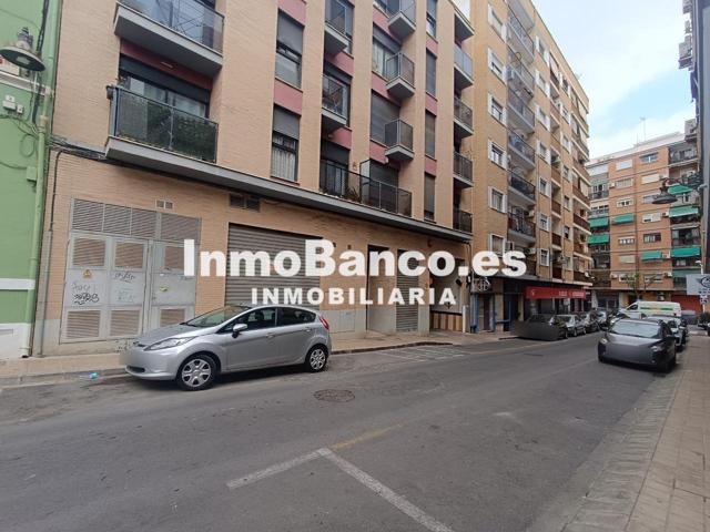 Local en venta en Mislata de 316 m2 photo 0