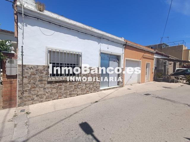 Casa - Chalet en venta en Mareny de Barraquetes de 128 m2 photo 0