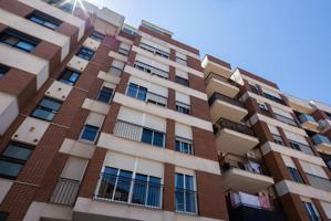 Piso en venta en Alzira de 78 m2 photo 0