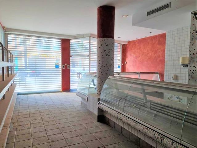 Local en venta en Gandia de 858 m2 photo 0