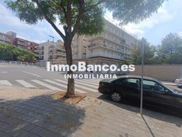 Local en venta en Paterna de 1118 m2 photo 0