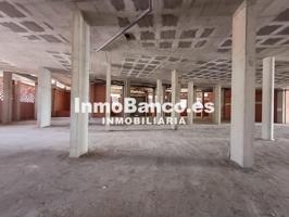 Local en venta en Paterna de 1118 m2 photo 0