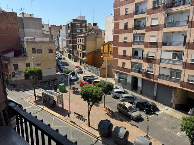 Piso en venta en Mislata de 67 m2 photo 0