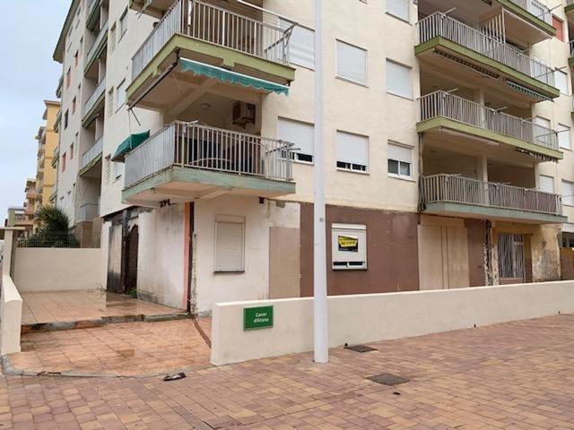 Local en venta en Tavernes de la Valldigna de 323 m2 photo 0