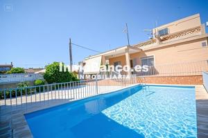 Casa - Chalet en venta en Torrent de 115 m2 photo 0