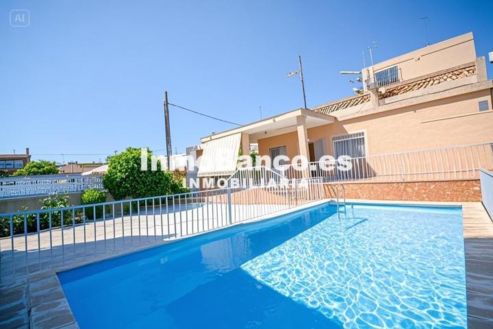 Casa - Chalet en venta en Torrent de 394 m2 photo 0
