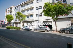 Local en venta en Torrent de 266 m2 photo 0