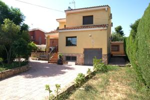 Casa - Chalet en alquiler en Torrent de 212 m2 photo 0