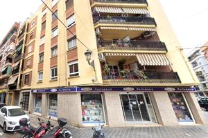 Local en venta en València de 81 m2 photo 0