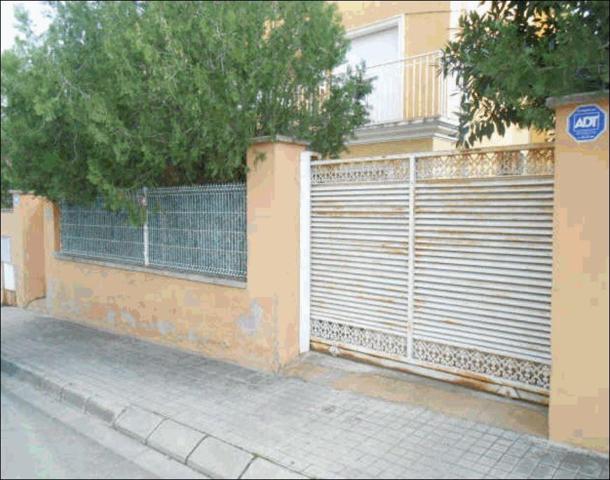 Casa - Chalet en venta en La Pobla de Vallbona de 197 m2 photo 0