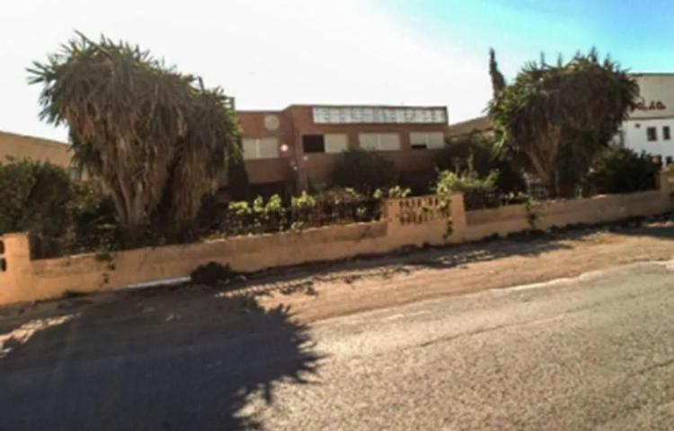 Nave Industrial en venta en Silla de 2111 m2 photo 0