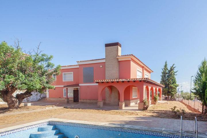 Casa - Chalet en venta en Torrent de 306 m2 photo 0