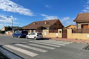 Casa - Chalet en venta en Guadarrama de 208 m2 photo 0