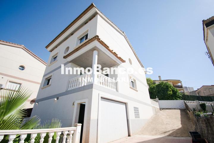 Casa - Chalet en venta en Torrent de 271 m2 photo 0