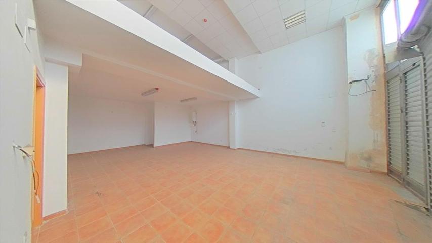 Local en venta en Gandia de 149 m2 photo 0