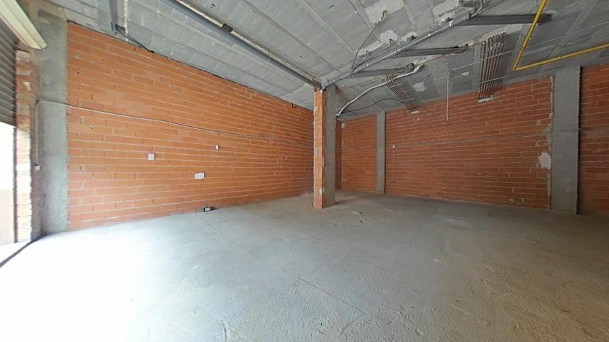 Local en venta en Aldaia de 104 m2 photo 0