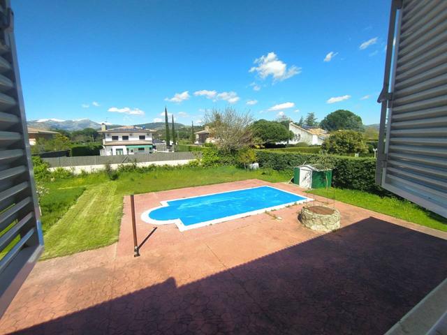 Chalet unifamiliar en venta en Guadarrama photo 0