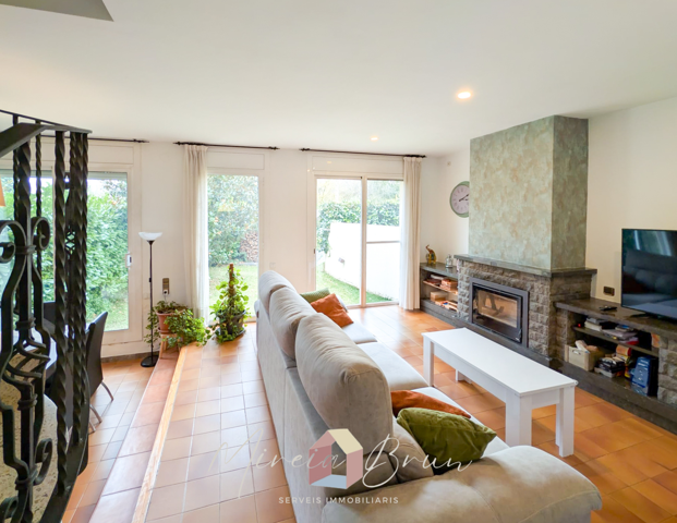 Unifamiliar adosada - Tona photo 0