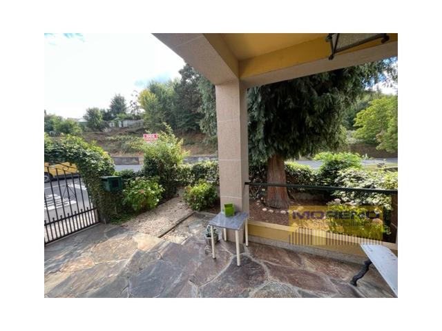 Piso En venta en Sarria photo 0