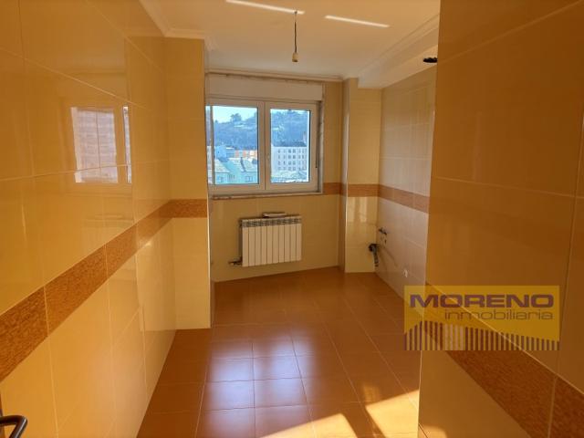 Piso En venta en Sarria photo 0