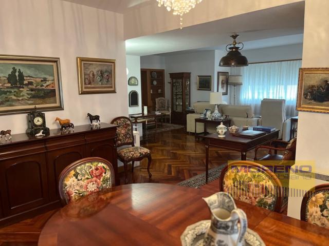 Piso En venta en Sarria photo 0