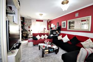 Villa | Chalet en venta en Els Poblets photo 0