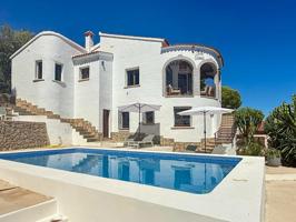 Chalet modernizado en Denia con un estilo rustico-moderno photo 0