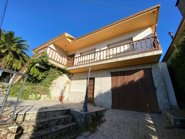 Villa En venta en Cee photo 0