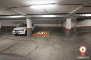 Plaza De Parking en venta en Cuenca de 12 m2 photo 0