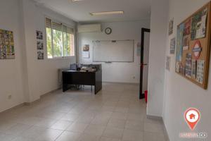 Oficina en venta en Cuenca de 114 m2 photo 0