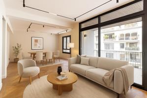 Elegante y exclusiva vivienda REFORMADA con terraza en Sant Gervasi - Barcelona photo 0
