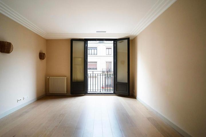 Maravilloso piso REFORMADO, de 1 amplio dormitorio en suite, en Galvany photo 0