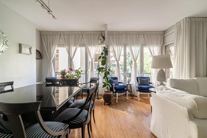 Piso reformado con balcón y dos plazas de parking opcionales en finca con ascensor photo 0