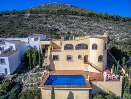 VILLA AUTÉNTICA ESPAÑOLA CON IMPRESIONANTE VISTA PANORÁMICA AL MAR photo 0